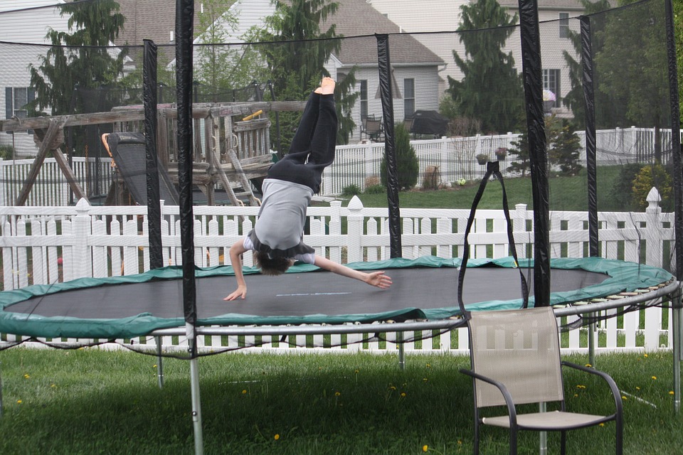 skákání na trampolíně