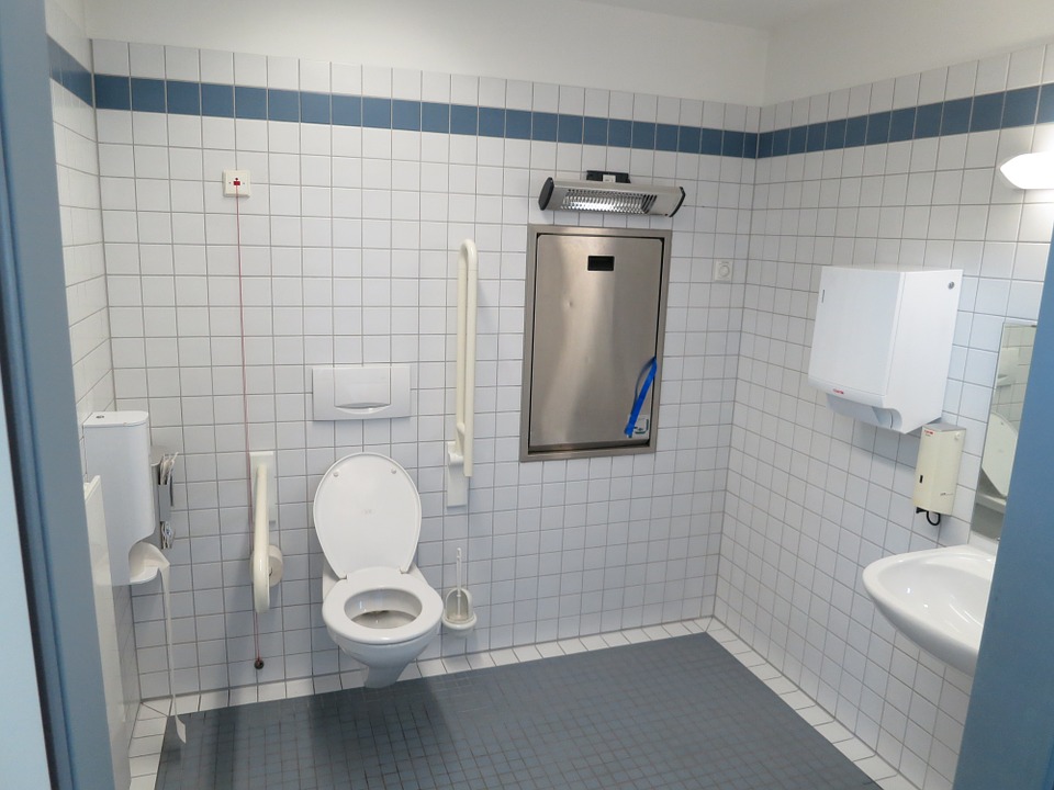 Jak zbavit WC vodního kamene
