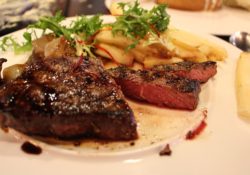 Jak připravit dokonalý steak? Tipy od nejlepších kuchařů