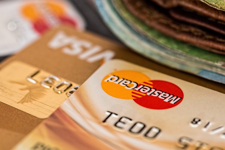 Platební společnosti Visa a Mastercard v Ruské federaci končí